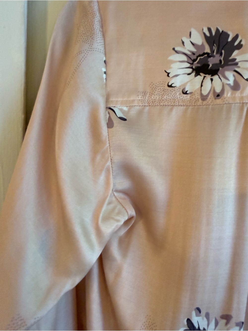 Rebecca Taylor Blush Silk Blend Floral Blouse | Ruffle V-Neck | Romantic Office - Picture 11 of 16